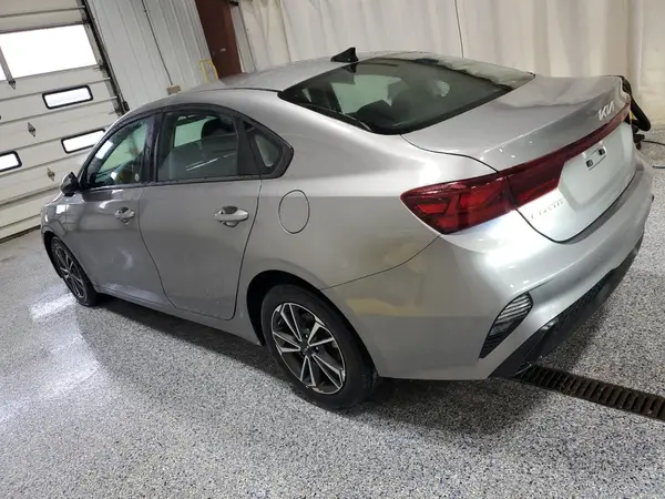 3KPF24AD6RE738578 2024 KIA FORTE - Image 2