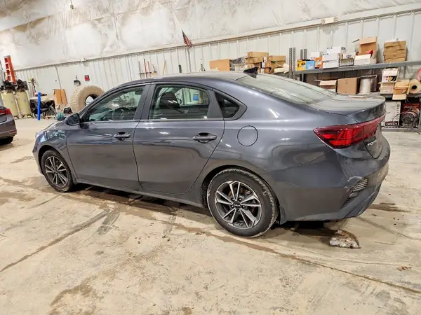 3KPF24AD6RE742081 2024 KIA FORTE - Image 2