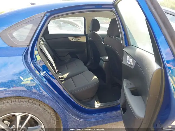 3KPF24AD6RE743215 2024 KIA FORTE - Image 8