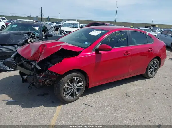 3KPF24AD6RE744252 2024 KIA FORTE - Image 2
