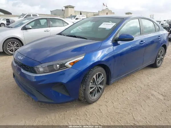 3KPF24AD6RE746941 2024 KIA FORTE - Image 2