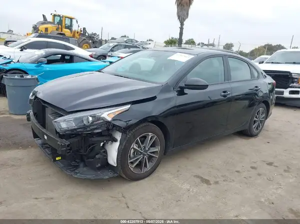 3KPF24AD6RE747068 2024 KIA FORTE - Image 2