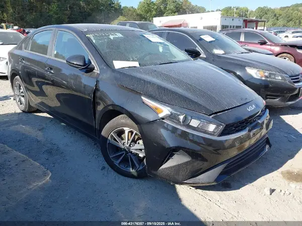 3KPF24AD6RE747233 2024 KIA FORTE - Image 1