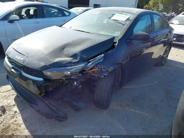 3KPF24AD6RE747233 2024 KIA FORTE - Image 2