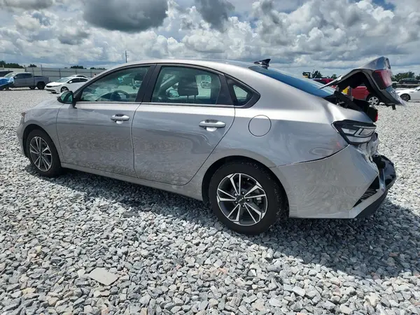 3KPF24AD6RE747393 2024 KIA FORTE - Image 2