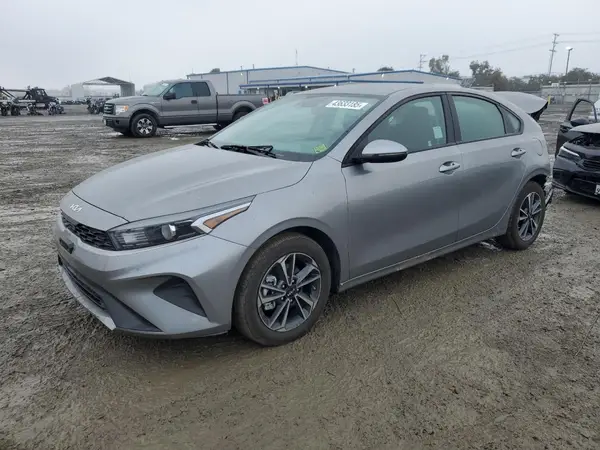 3KPF24AD6RE748155 2024 KIA FORTE - Image 1