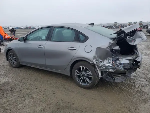 3KPF24AD6RE748155 2024 KIA FORTE - Image 2