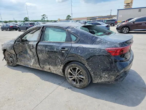 3KPF24AD6RE749158 2024 KIA FORTE - Image 2