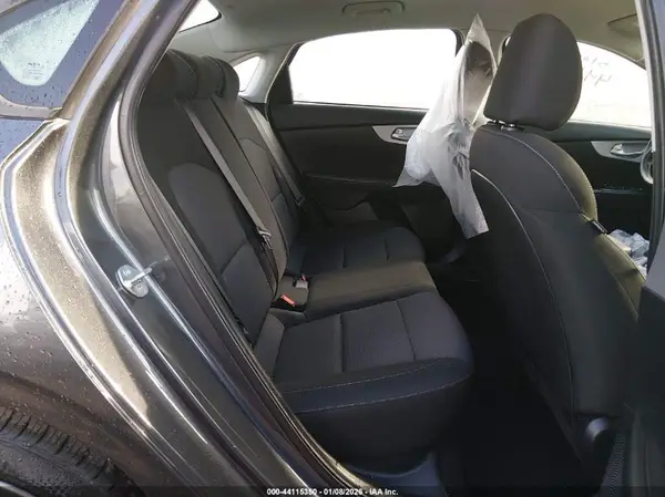 3KPF24AD6RE750875 2024 KIA FORTE - Image 8