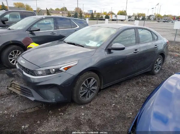 3KPF24AD6RE751590 2024 KIA FORTE - Image 2