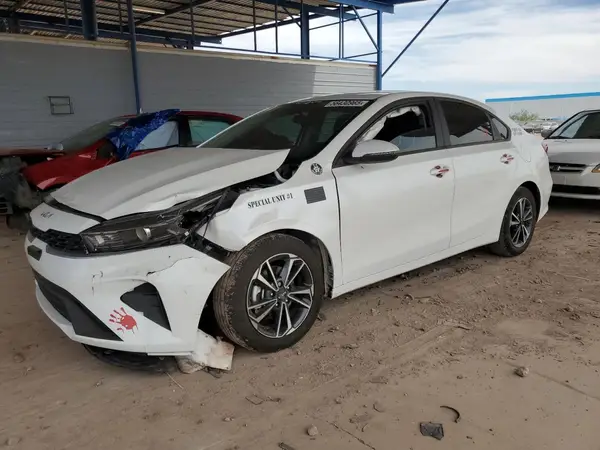 3KPF24AD6RE751704 2024 KIA FORTE - Image 1