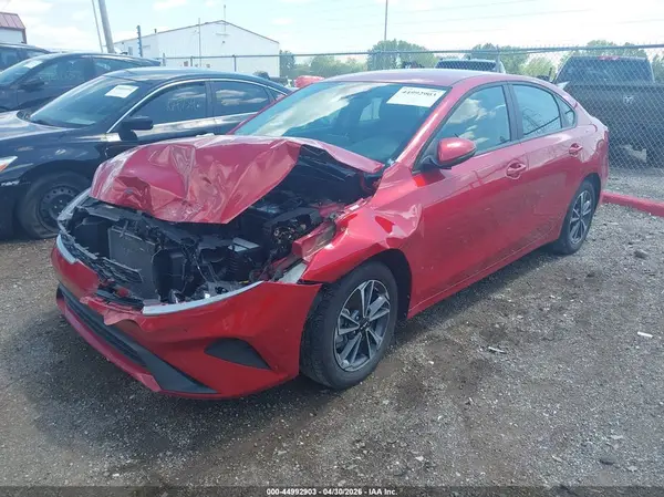 3KPF24AD6RE752559 2024 KIA FORTE - Image 2