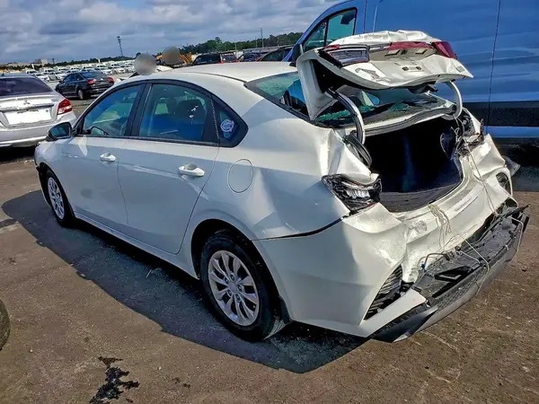 3KPF24AD6RE753016 2024 KIA FORTE - Image 2