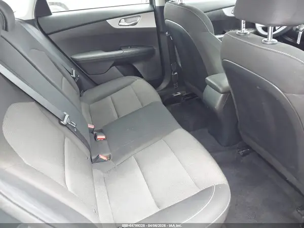 3KPF24AD6RE754571 2024 KIA FORTE - Image 8
