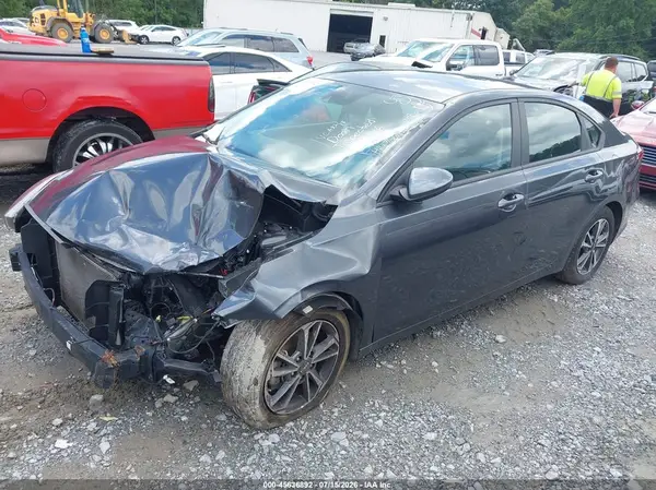 3KPF24AD6RE755025 2024 KIA FORTE - Image 2