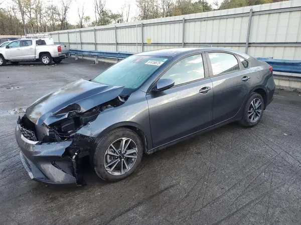3KPF24AD6RE758264 2024 KIA FORTE - Image 1