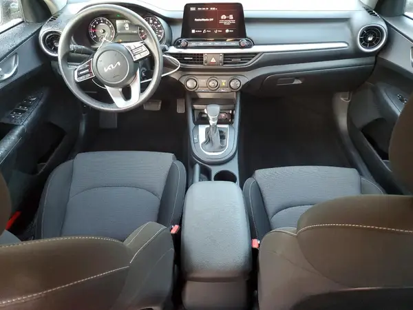 3KPF24AD6RE758264 2024 KIA FORTE - Image 8