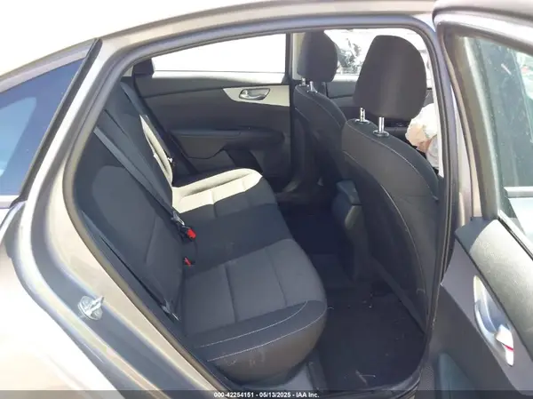 3KPF24AD6RE759558 2024 KIA FORTE - Image 8