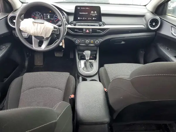 3KPF24AD6RE759592 2024 KIA FORTE - Image 8
