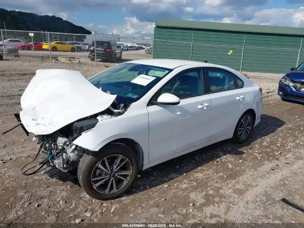 3KPF24AD6RE760774 2024 KIA FORTE - Image 2