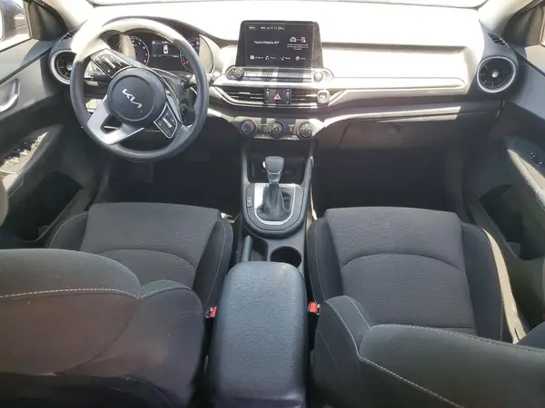 3KPF24AD6RE761570 2024 KIA FORTE - Image 8