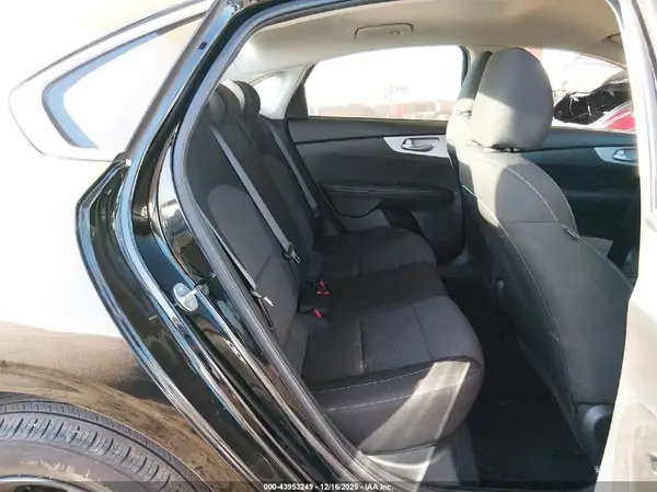 3KPF24AD6RE762038 2024 KIA FORTE - Image 8