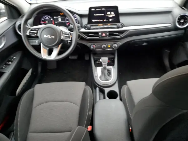 3KPF24AD6RE763920 2024 KIA FORTE - Image 8