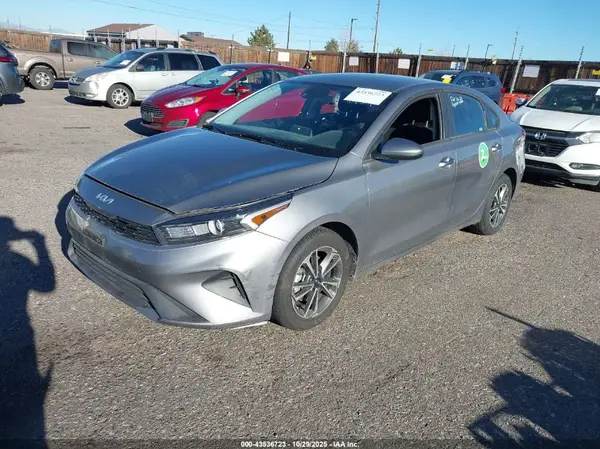 3KPF24AD6RE764338 2024 KIA FORTE - Image 2