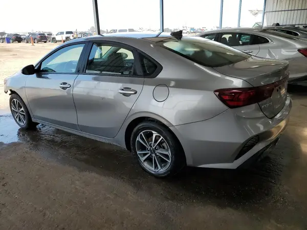 3KPF24AD6RE764341 2024 KIA FORTE - Image 2