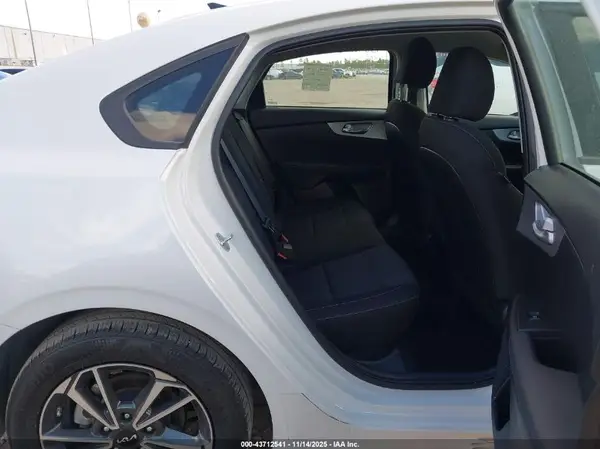 3KPF24AD6RE765764 2024 KIA FORTE - Image 8