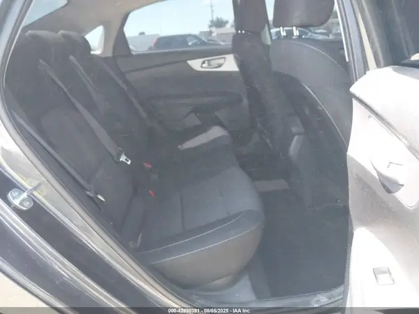 3KPF24AD6RE765957 2024 KIA FORTE - Image 8