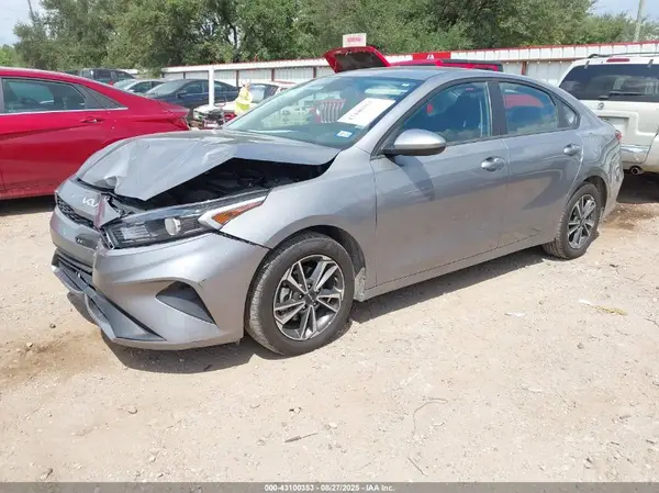 3KPF24AD6RE766171 2024 KIA FORTE - Image 2