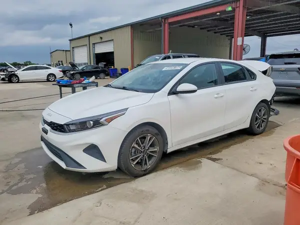 3KPF24AD6RE766705 2024 KIA FORTE - Image 1