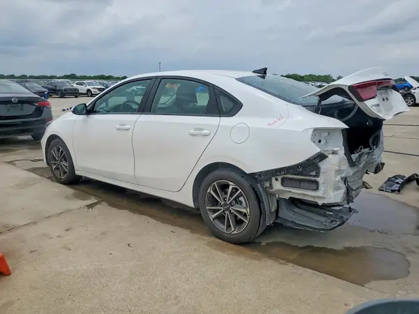 3KPF24AD6RE766705 2024 KIA FORTE - Image 2