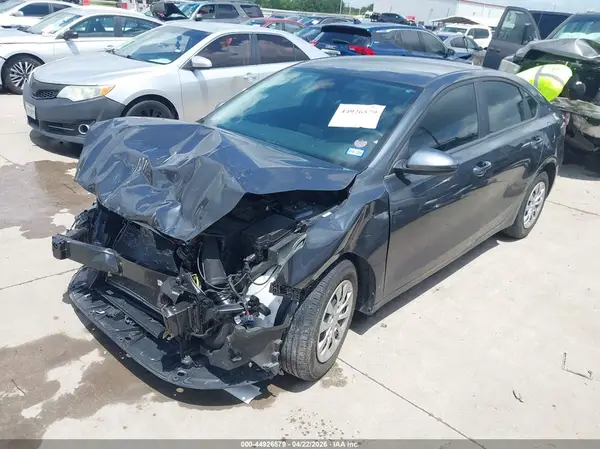 3KPF24AD6RE769703 2024 KIA FORTE - Image 2