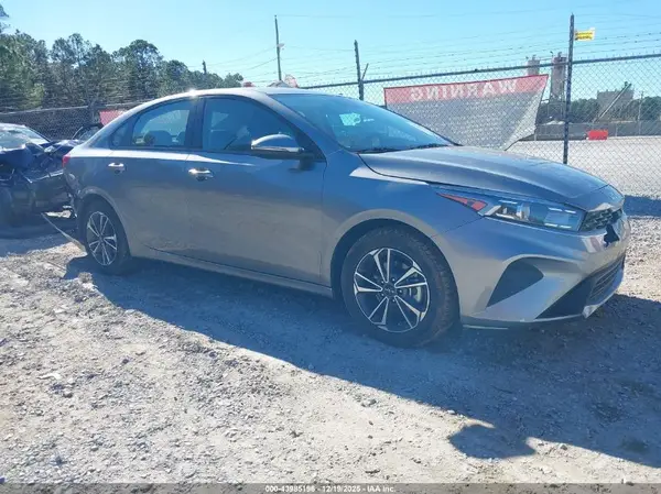 3KPF24AD6RE772570 2024 KIA FORTE - Image 1