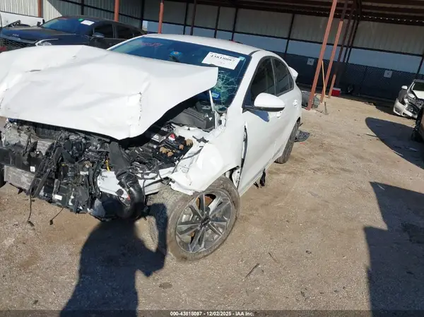 3KPF24AD6RE773203 2024 KIA FORTE - Image 2