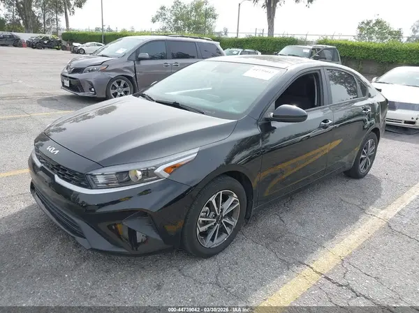 3KPF24AD6RE774318 2024 KIA FORTE - Image 2