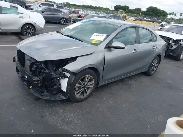 3KPF24AD6RE774383 2024 KIA FORTE - Image 2