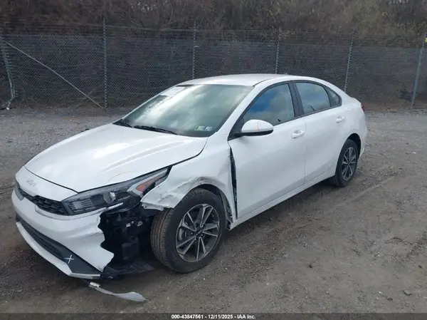 3KPF24AD6RE774464 2024 KIA FORTE - Image 2
