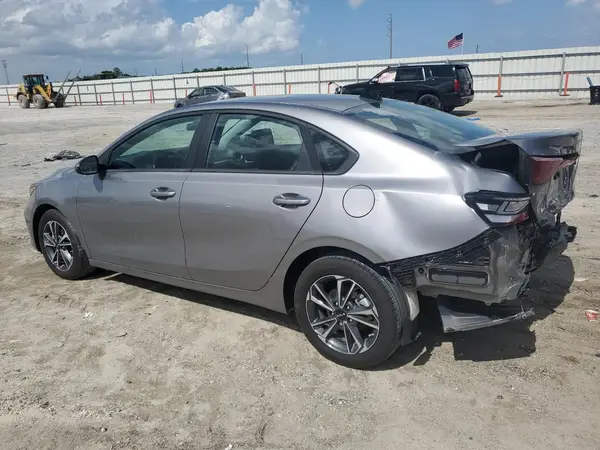 3KPF24AD6RE775226 2024 KIA FORTE - Image 2