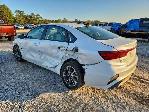 3KPF24AD6RE775842 2024 KIA FORTE - Image 2