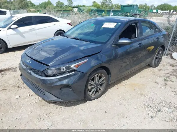 3KPF24AD6RE776313 2024 KIA FORTE - Image 2