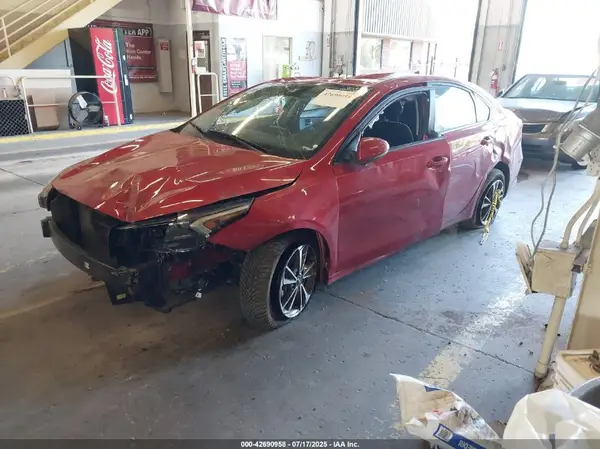 3KPF24AD6RE776585 2024 KIA FORTE - Image 2