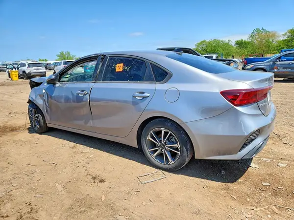 3KPF24AD6RE776635 2024 KIA FORTE - Image 2