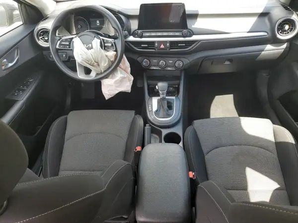 3KPF24AD6RE778093 2024 KIA FORTE - Image 8