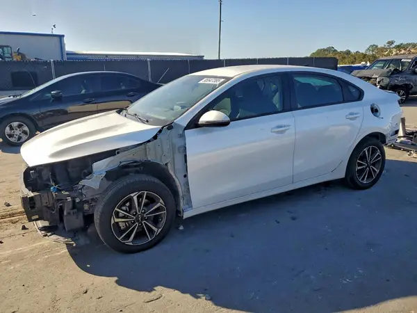 3KPF24AD6RE778210 2024 KIA FORTE - Image 1