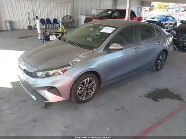 3KPF24AD6RE778739 2024 KIA FORTE - Image 2