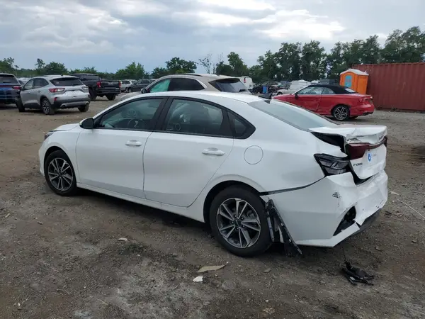 3KPF24AD6RE778966 2024 KIA FORTE - Image 2