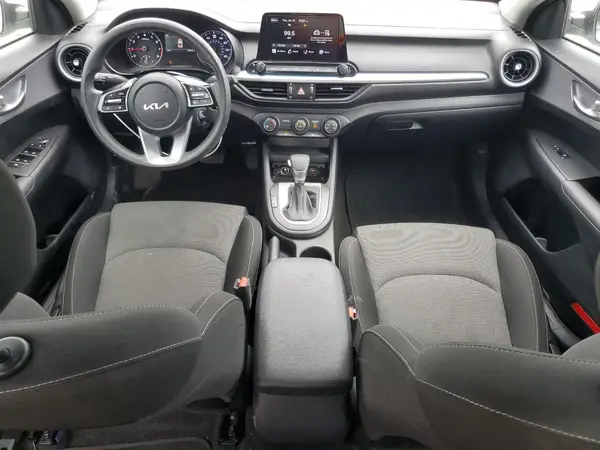 3KPF24AD6RE778966 2024 KIA FORTE - Image 8
